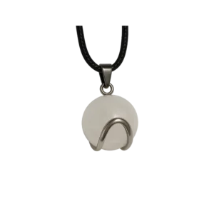 Collar con piedra blanca y metal